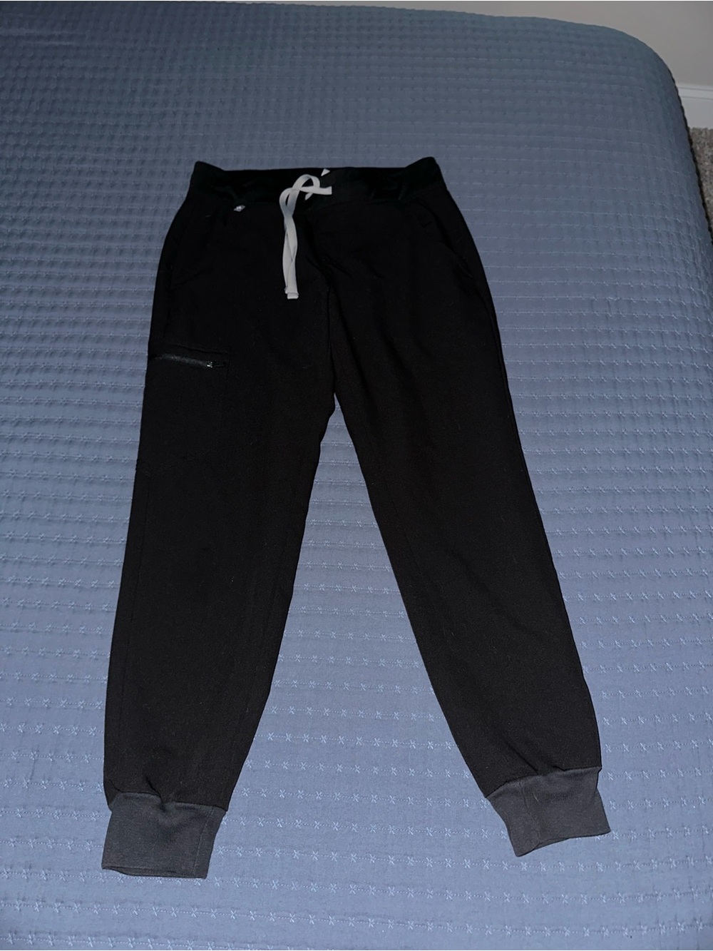 Women’s figs joggers